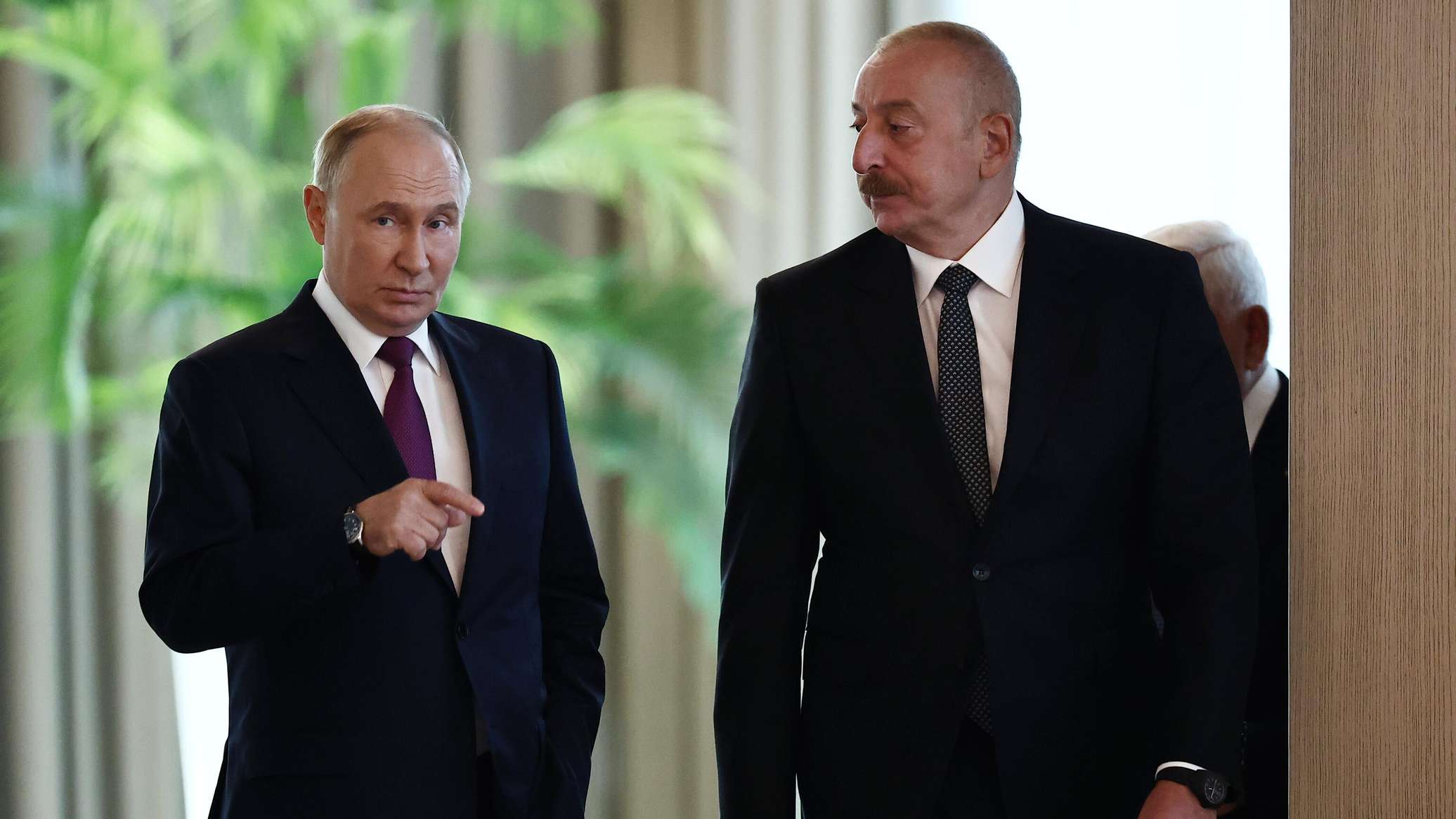 Владимир Путин и Ильхам Алиев провели встречу в Туркмении