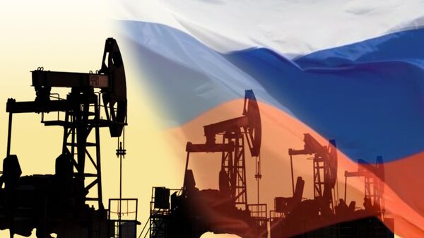 Коллаж: нефть, вышка, флаг России 