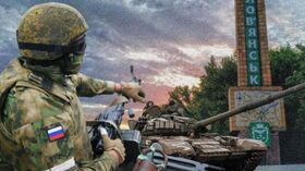 Коллаж: российские военнослужащие, Славянск 