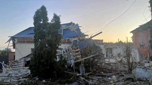 Фото: разрушенный дом в Курской области 