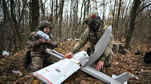 Операторы БПЛА самолетного типа Молния-2 батальона спецминирования Феникс