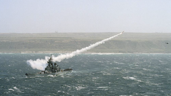 Пуск ракеты Томагавк с обычной боеголовкой на учениях в Калифорнии