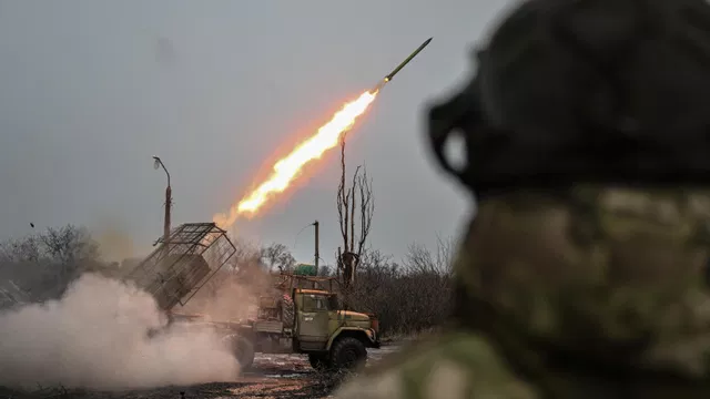 © РИА Новости . Станислав Красильников / Боевая работа РСЗО БМ-21 `Град` на Красноармейском направлении СВО © РИА Новости . Станислав Красильников / Боевая работа РСЗО БМ-21 `Град` на Красноармейском направлении СВО