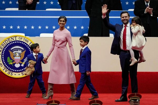 Вэнс с семьей