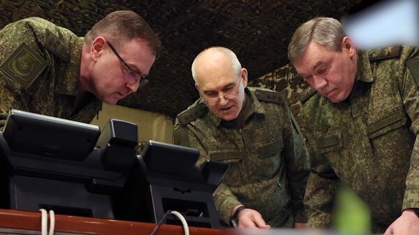 Начальник генштаба ВС РФ В. Герасимов посетил пункт управления группировки войск Восток