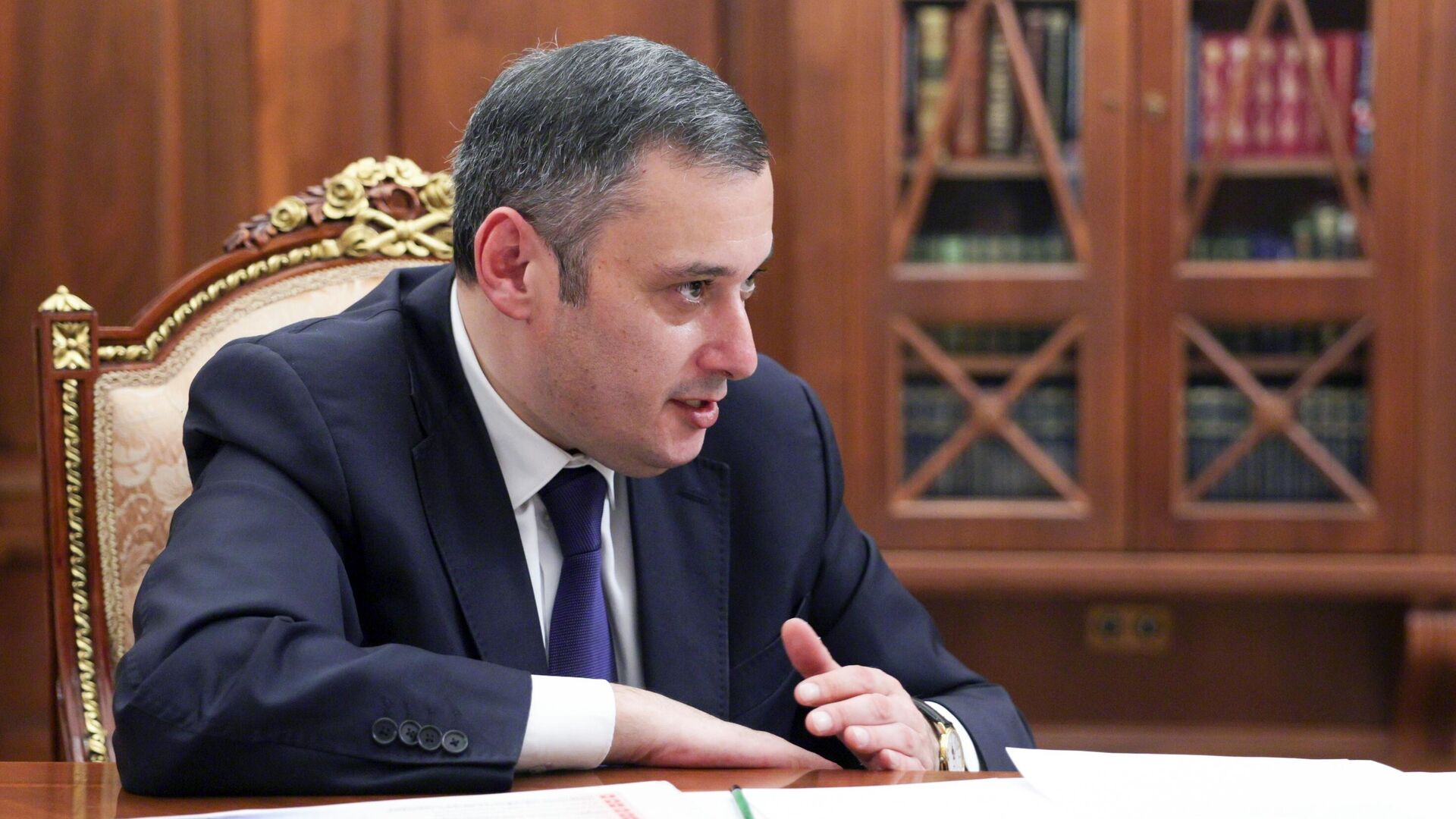 Рабочая встреча президента Владимира Путина с врио губернатора Курской области Александром Хинштейном Рабочая встреча президента Владимира Путина с врио губернатора Курской области Александром Хинштейном - РИА Новости, 1920, 18.04.2025