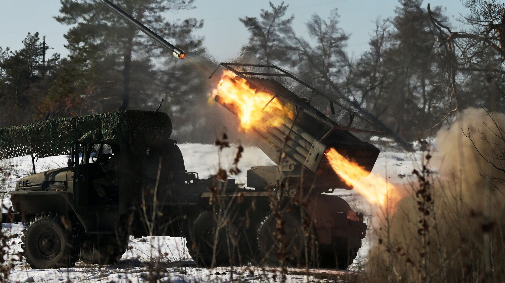 Боевая работа расчета РСЗО Град 25 армии на Краснолиманском направлении - РИА Новости, 1920, 21.02.2025