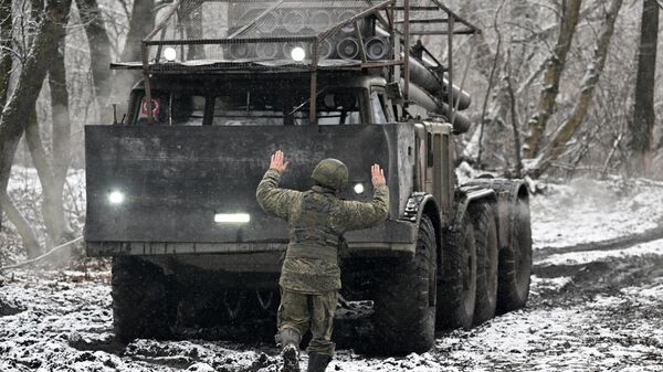 Зарядка реактивной системы залпового огня Ураган группировки Центр на Красноармейском направлении