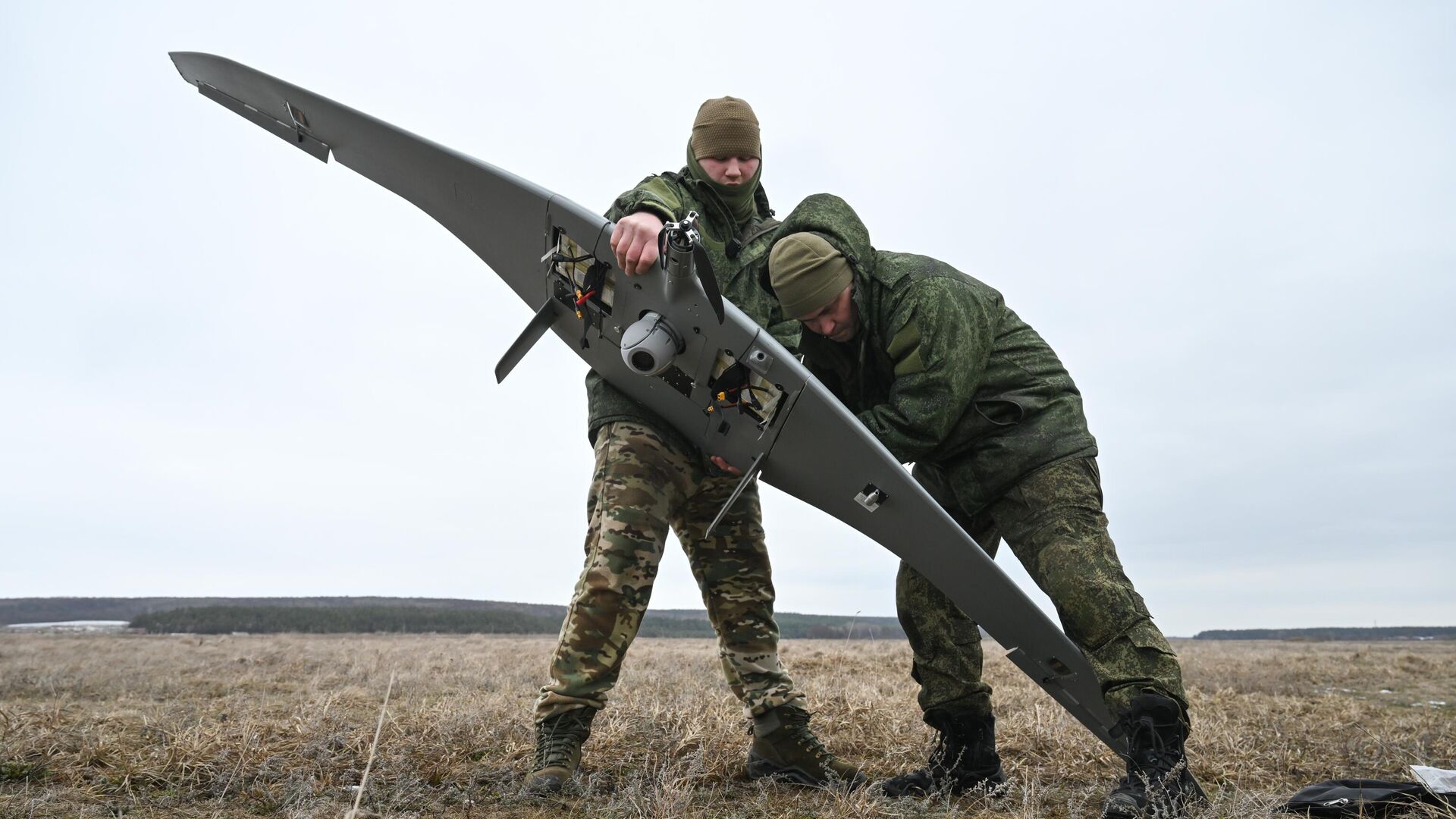 Работа расчета БПЛА Суперкам группировки войск Север на Курском направлении СВО - РИА Новости, 1920, 10.03.2025