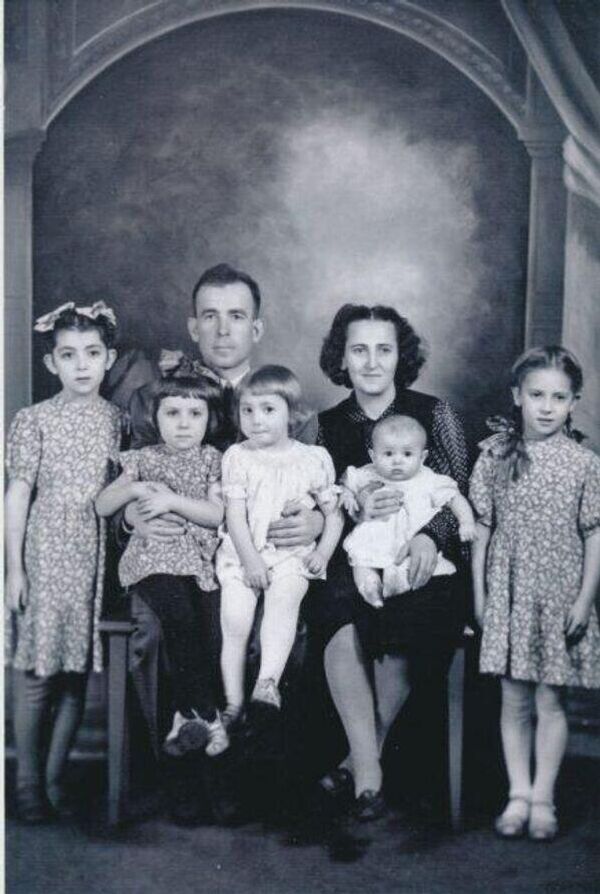 Семья Фриланд