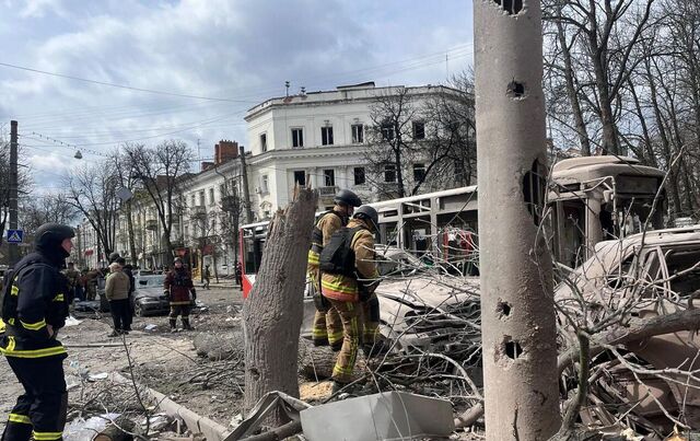 © Фото : ДСНС України / Telegram / обстановка в Сумах после удара Не первый взрыв: что произошло в Сумах на самом деле