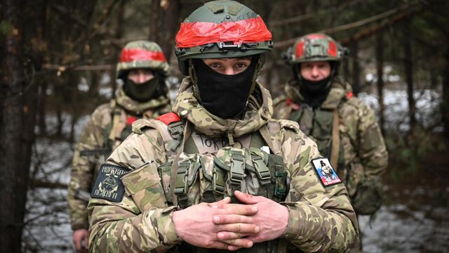 © РИА Новости . Станислав Красильников / Боевое слаживание военнослужащих группировки войск `Север` на Курском направлении СВО БПЛА со свастикой, интервью Уиткоффа, антироссийские санкции и фронтовые сводки. Главное на 13:00