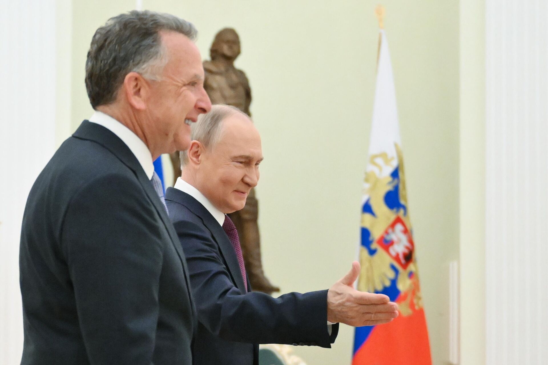 Президент Владимир Путин встретился со спецпосланником президента США Стивеном Уиткоффом Президент Владимир Путин встретился со спецпосланником президента США Стивеном Уиткоффом - РИА Новости, 1920, 28.04.2025