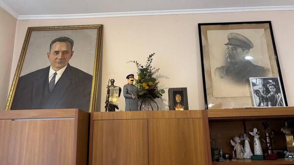Портреты советских вождей. Донецкая клиническая больница им. М.Калинина. Портреты советских вождей. Донецкая клиническая больница им. М.Калинина.