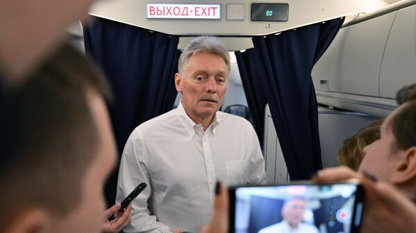 Общение с журналистами Д. Пескова на борту самолета