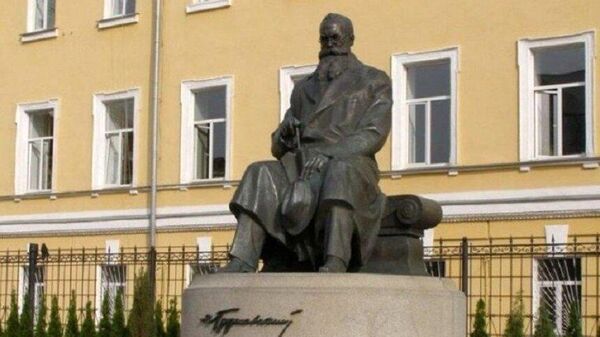 Памятник М.С. Грушевскому в Киеве Памятник М.С. Грушевскому в Киеве
