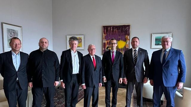 Встречи перед встречей, обстрелы и налёты. Главное на 13:00 16 мая