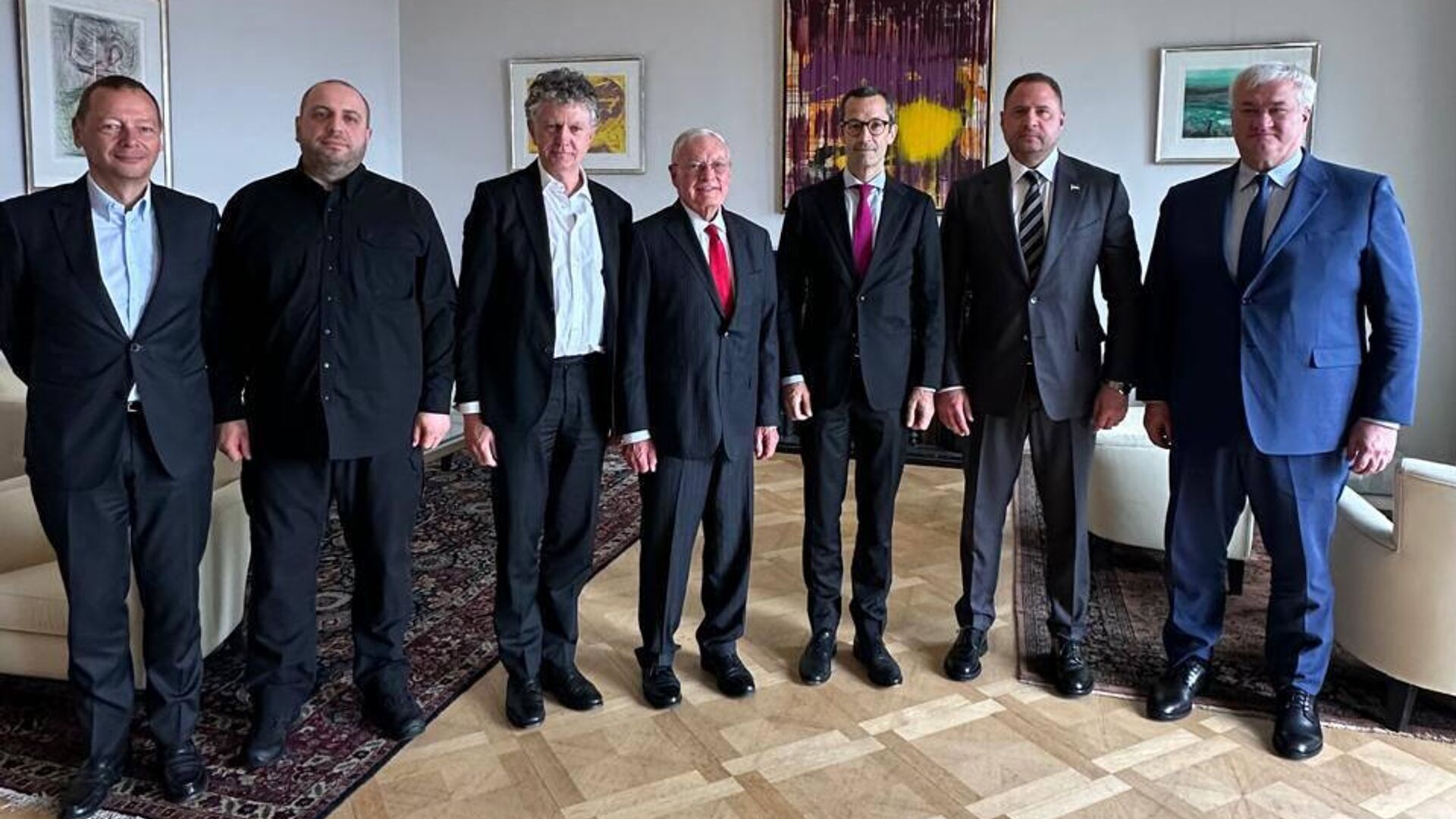 Келлог, Пауэлл, Бонн, Заутер, Ермак, Сибига, Умеров - РИА Новости, 1920, 16.05.2025