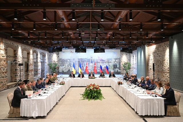 © РИА Новости . Рамиль Ситдиков / Переговоры России и Украины в Стамбуле Украина за неделю. Переговоры в Стамбуле, страшная ночь под Киевом