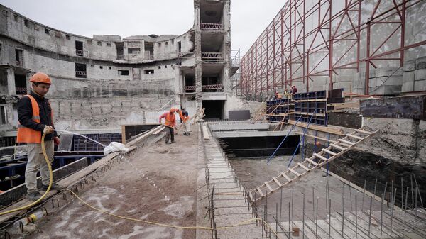 Строительные работы по восстановлению Мариупольского драмтеатра