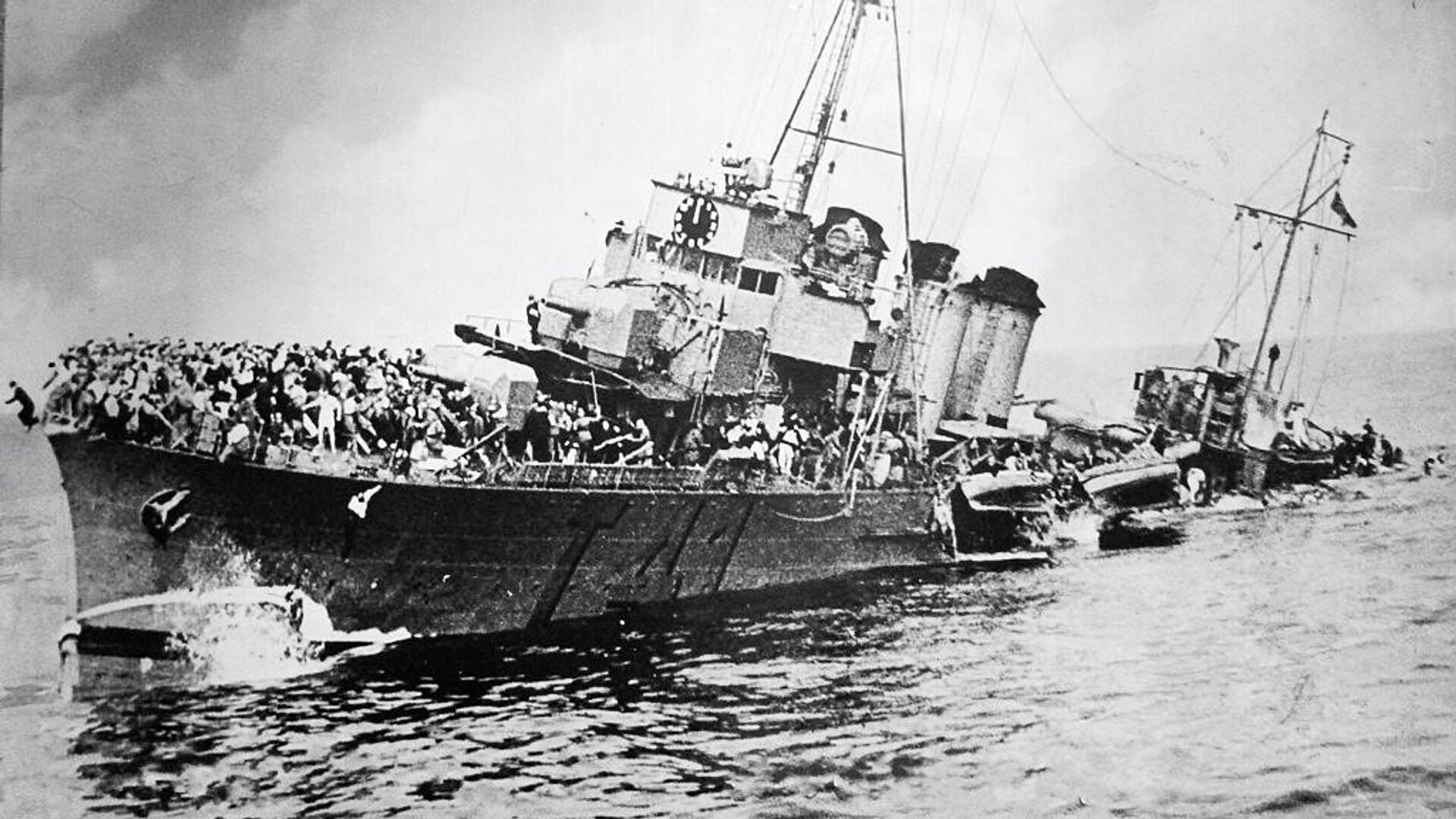Дюнкерк, 1940 год. Гибель французского эсминца с эвакуируемыми солдатами Дюнкерк, 1940 год. Гибель французского эсминца с эвакуируемыми солдатами - РИА Новости, 1920, 04.06.2025