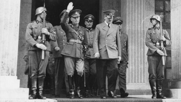 Ион Антонеску и Адольф Гитлер. Мюнхен, 10 июня 1941 года Ион Антонеску и Адольф Гитлер. Мюнхен, 10 июня 1941 года