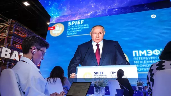 Владимир Путин на ПМЭФ
