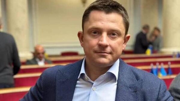 Рада поддержала сложение мандата нардепа Олеся Довгого []