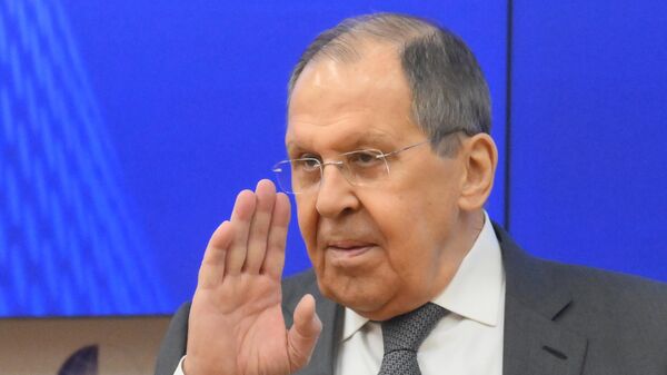 Лавров рассказал, почему Путин ответил на звонок Макрона