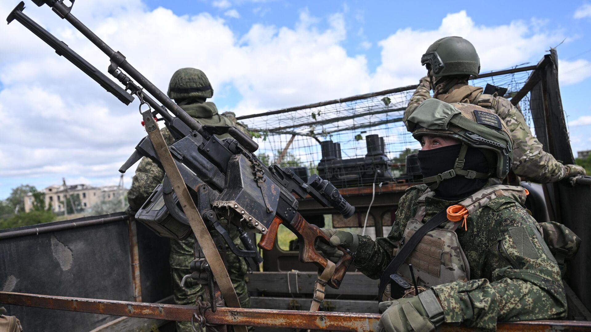 Группа воздушного прикрытия группировки войск Центр на Красноармейском направлении СВО - РИА Новости, 1920, 05.08.2025