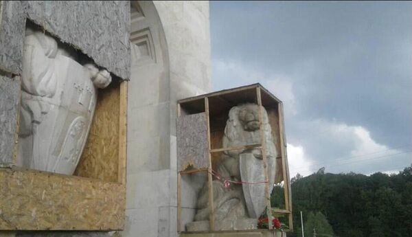 Львов. Кладбище орлят. Львы в фанерных коробках