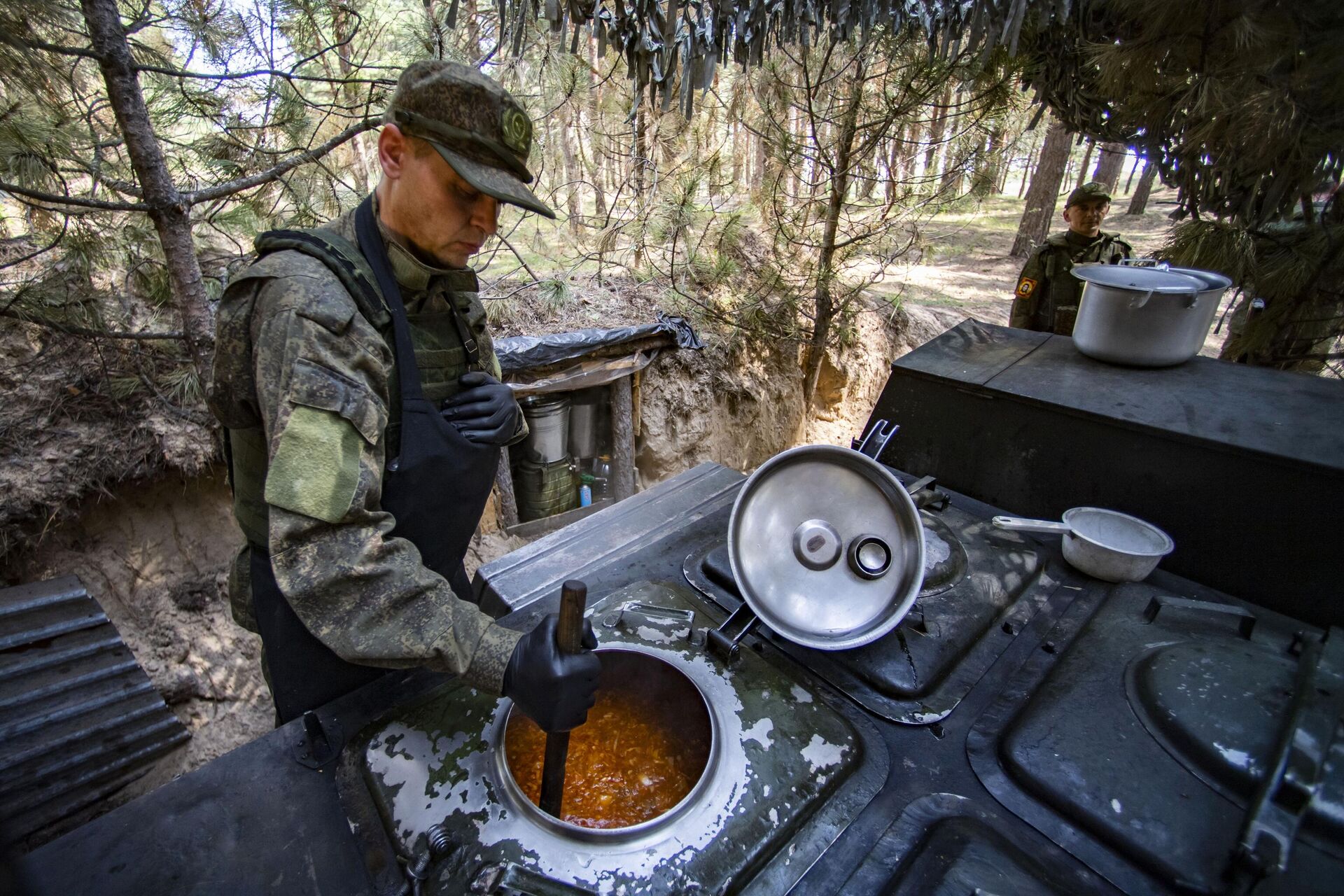 Быт военнослужащих РФ в зоне СВО Быт военнослужащих РФ в зоне СВО - РИА Новости, 1920, 30.06.2025