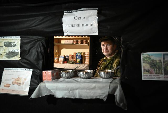 © РИА Новости . Станислав Красильников / Позиции артиллерийского подразделения ЦВО на Краснолиманском направлении Война войной, а обед – по расписанию. И сухпаёк в придачу