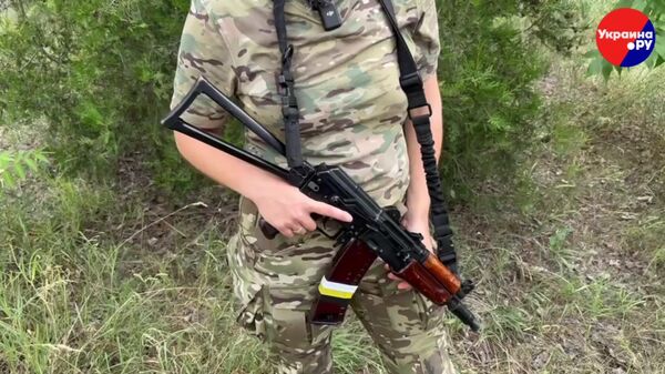 Агата из подразделения Ночные ведьмы рассказала, сколько весит вооружение, которое несет на себе женщина-боец