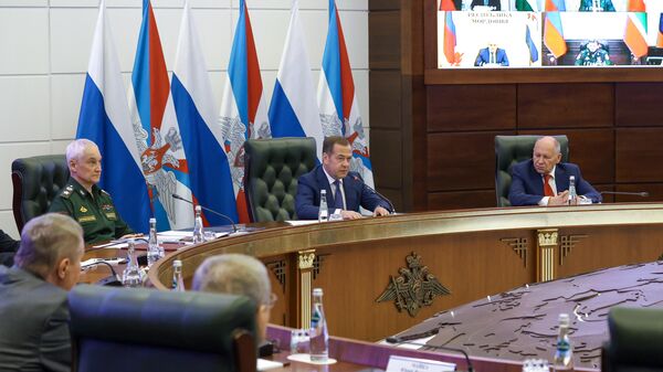 Зампред Совбеза РФ Д. Медведев провел заседание межведомственной комиссии Совета безопасности РФ