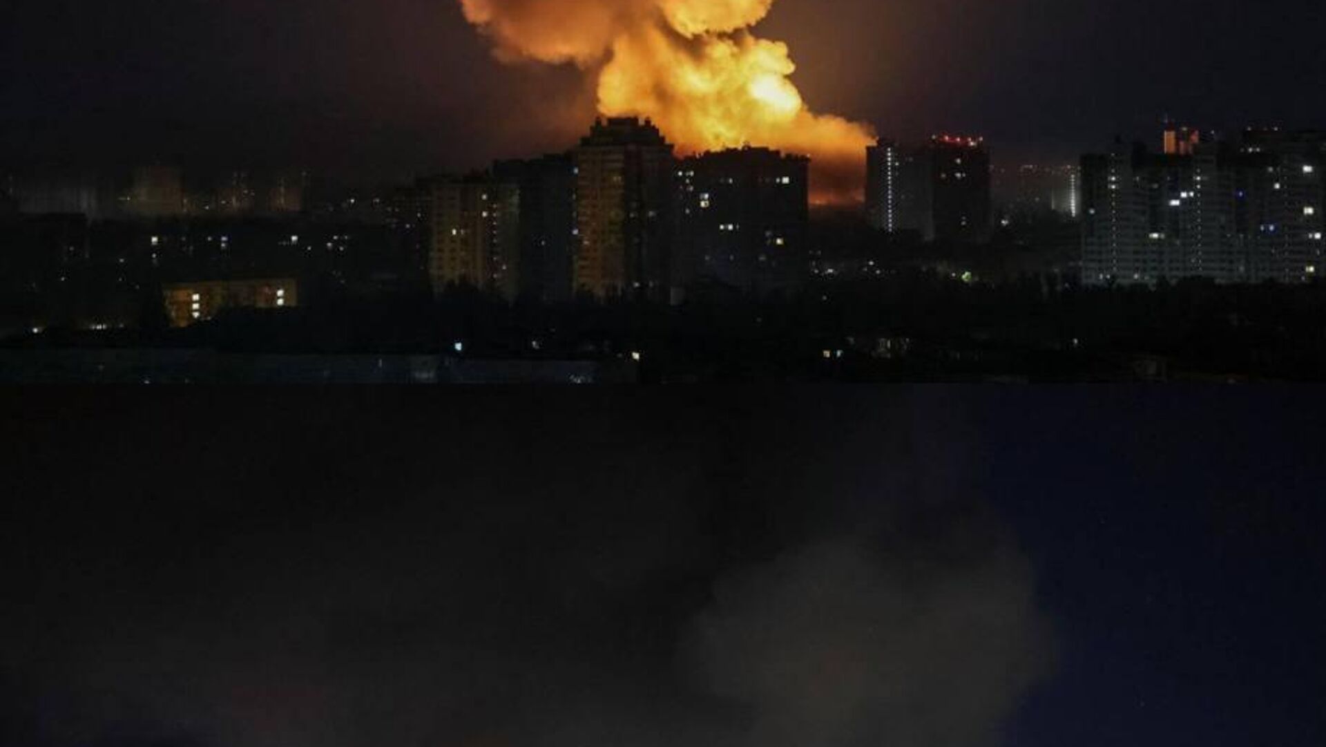 Massive Attack on Kyiv, Explosions Near Zhuliany Airport