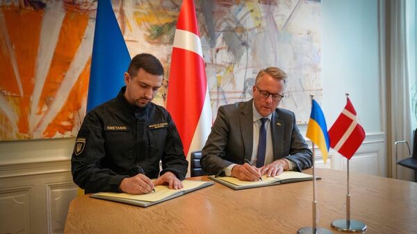 министр промышленности Дании Мортен Бедсков и министр по вопросам стратегических отраслей промышленности Герман Сметанин