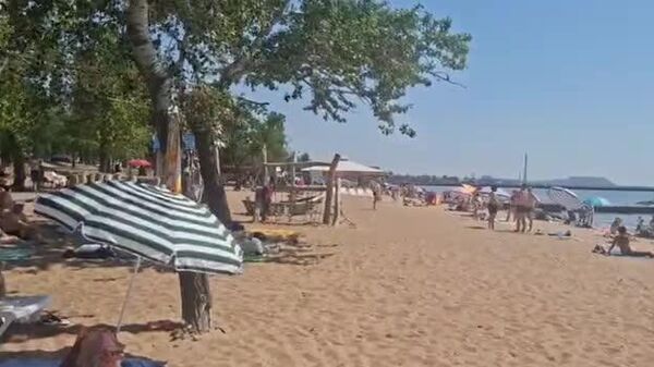 Пляжи ДНР и Крыма принимают отдыхающих