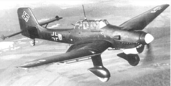 Немецкий бомбардировщик Junkers Ju 87 Немецкий бомбардировщик Junkers Ju 87