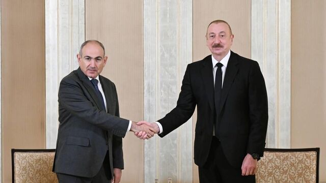 © Фото : Пресс-служба президента Азербайджана / Встреча президента Азербайджана И. Алиева и премьер-министра Армении Н. Пашиняна Зангезурский коридор преткновения. Как 32 километра в Армении мешают огненному поясу вокруг России