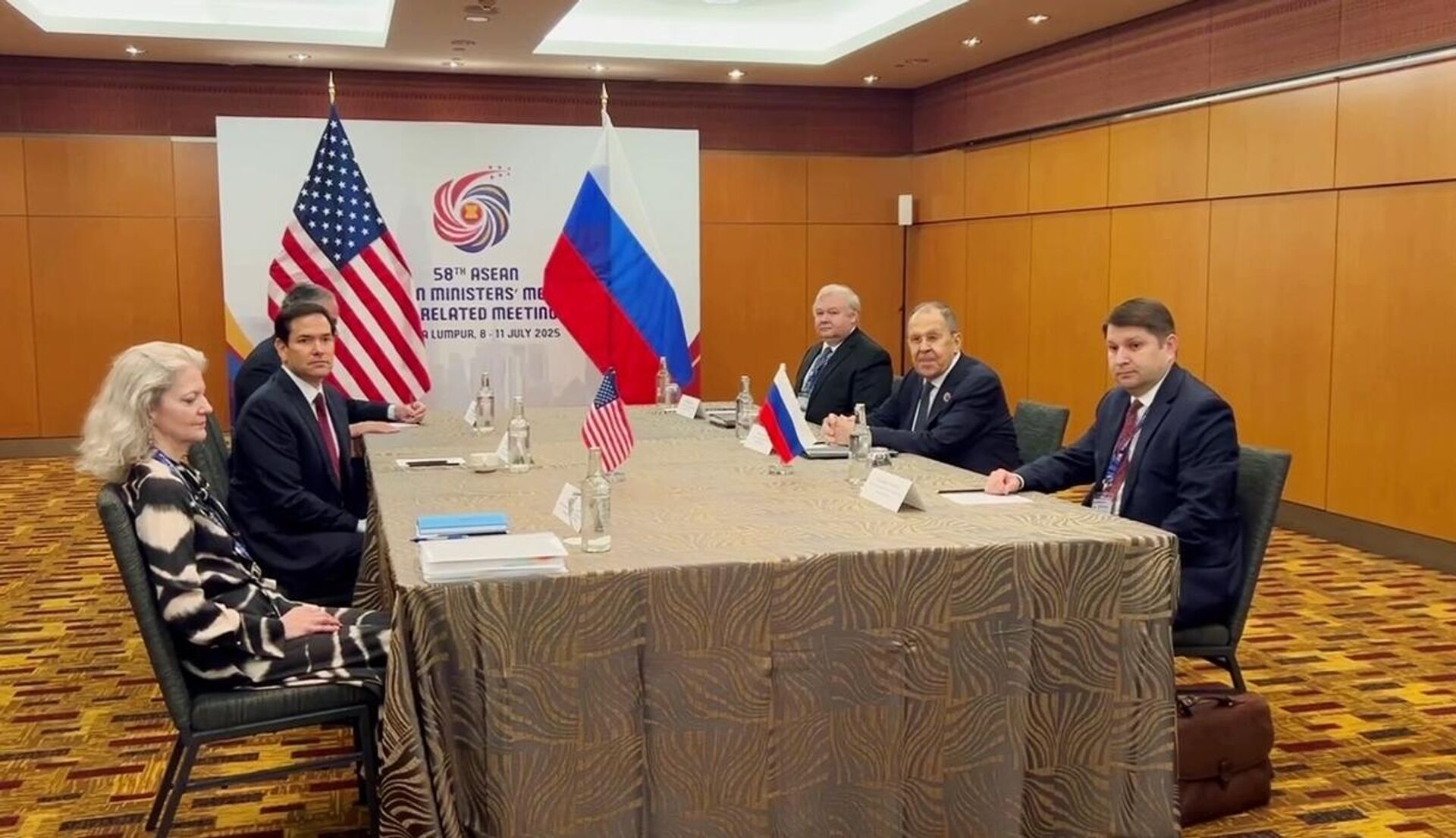 Встреча министра иностранных дел С. Лаврова с госсекретарем США М. Рубио Встреча министра иностранных дел С. Лаврова с госсекретарем США М. Рубио - РИА Новости, 1920, 11.07.2025