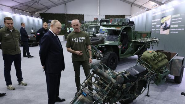 Президент Владимир Путин посетил выставку Всё для Победы! Президент Владимир Путин посетил выставку Всё для Победы!
