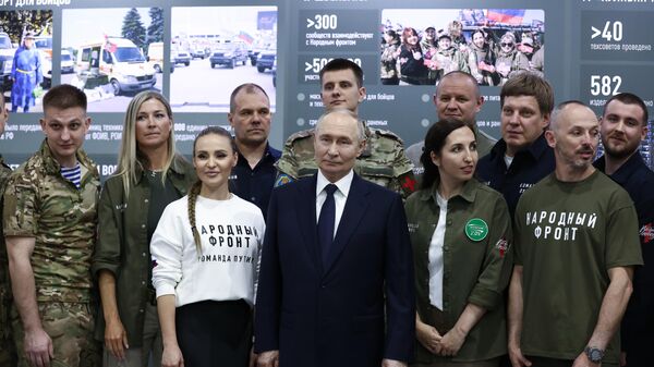 Президент Владимир Путин посетил выставку Всё для Победы! Президент Владимир Путин посетил выставку Всё для Победы!