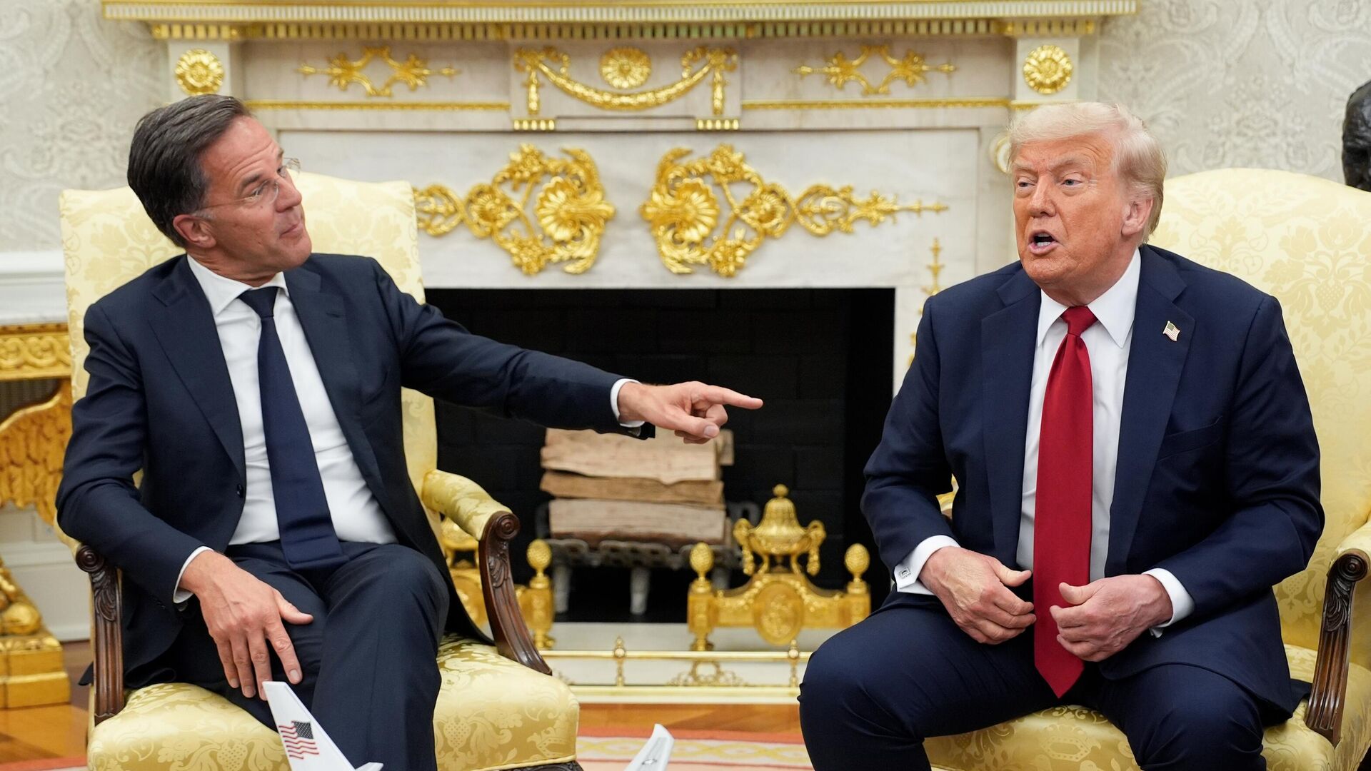 Президент США Трамп заявил о поставках американского оружия Украине через НАТО - РИА Новости, 1920, 28.09.2025