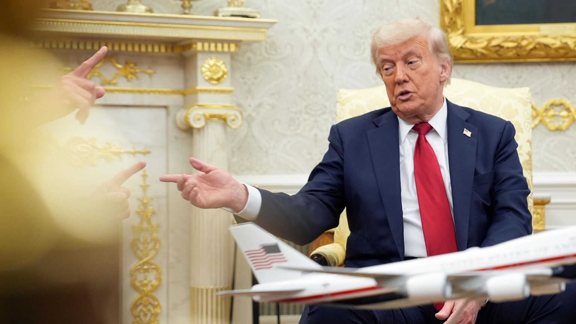 Президент США Трамп заявил о поставках американского оружия Украине через НАТО - РИА Новости, 1920, 15.07.2025