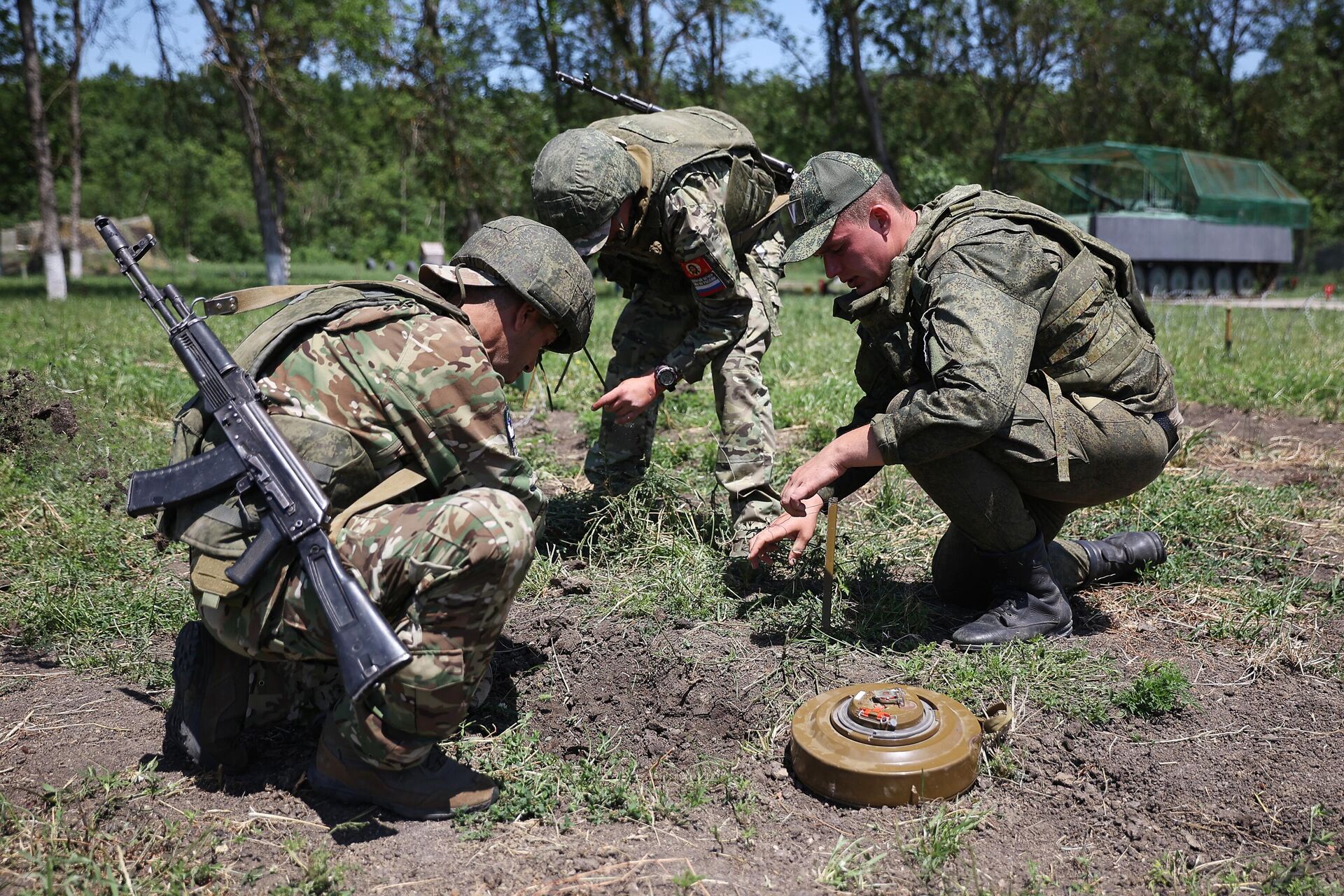 Открытие общевойскового полигона ЮВО в Краснодарском крае Открытие общевойскового полигона ЮВО в Краснодарском крае - РИА Новости, 1920, 15.07.2025