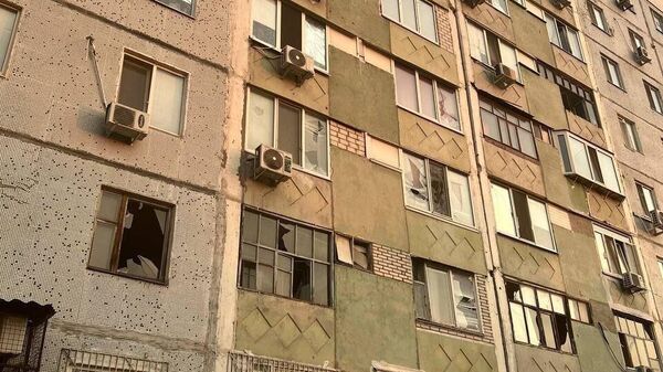ВСУ минувшей ночью нанесли по городу-спутнику Запорожской АЭС Энергодару удар из ствольной артиллерии, ранена местная жительница, сообщил мэр Пухов
