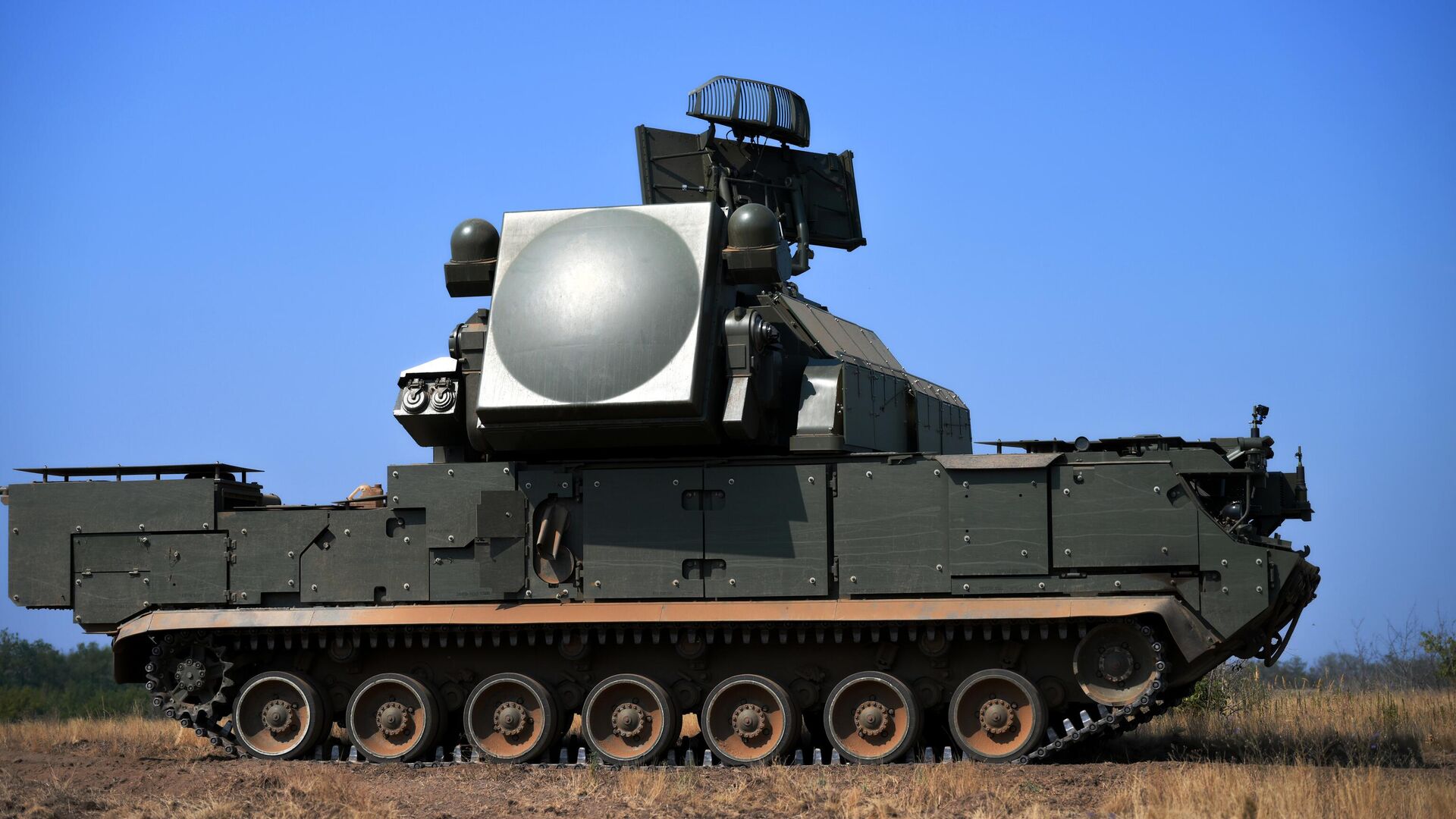 Дежурство расчета ЗРК Тор-М2 группировки войск Центр в ДНР - РИА Новости, 1920, 23.09.2025