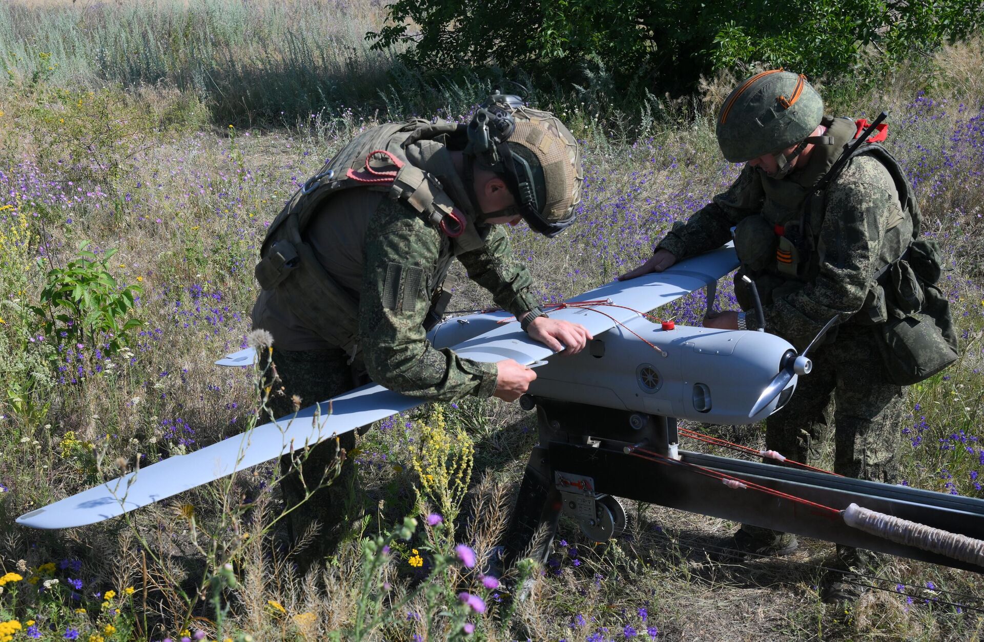 Боевая работа расчета БПЛА Орлан-10 группировки войск Центр - РИА Новости, 1920, 23.09.2025