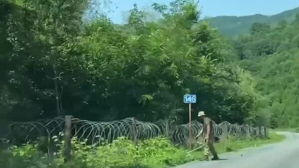 В сети вирусится видео украинской автодороги, которая идет параллельно расположенной недалеко границе с Румынией